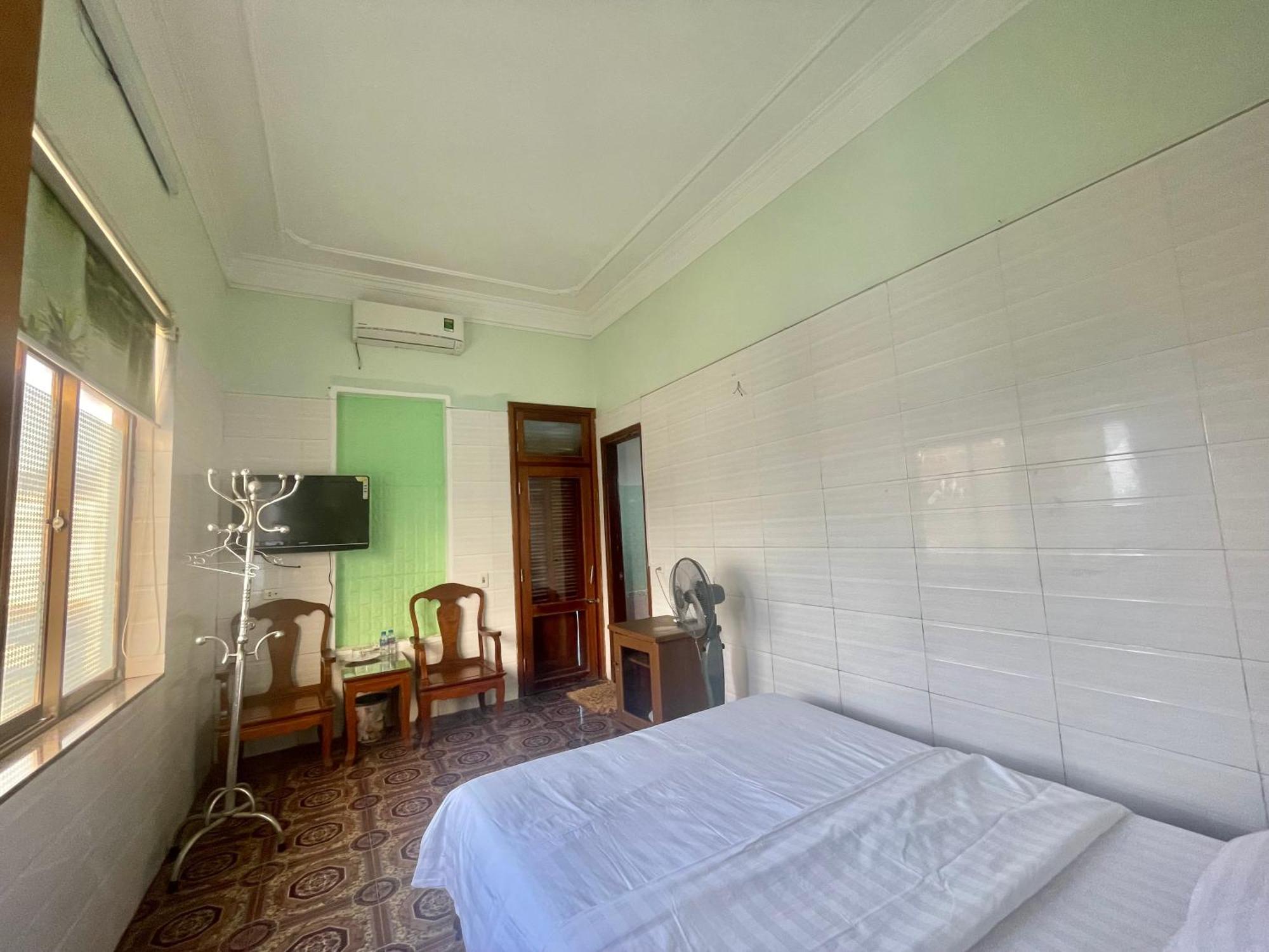 Bach Dai Dung Hotel Hà Tĩnh Buitenkant foto